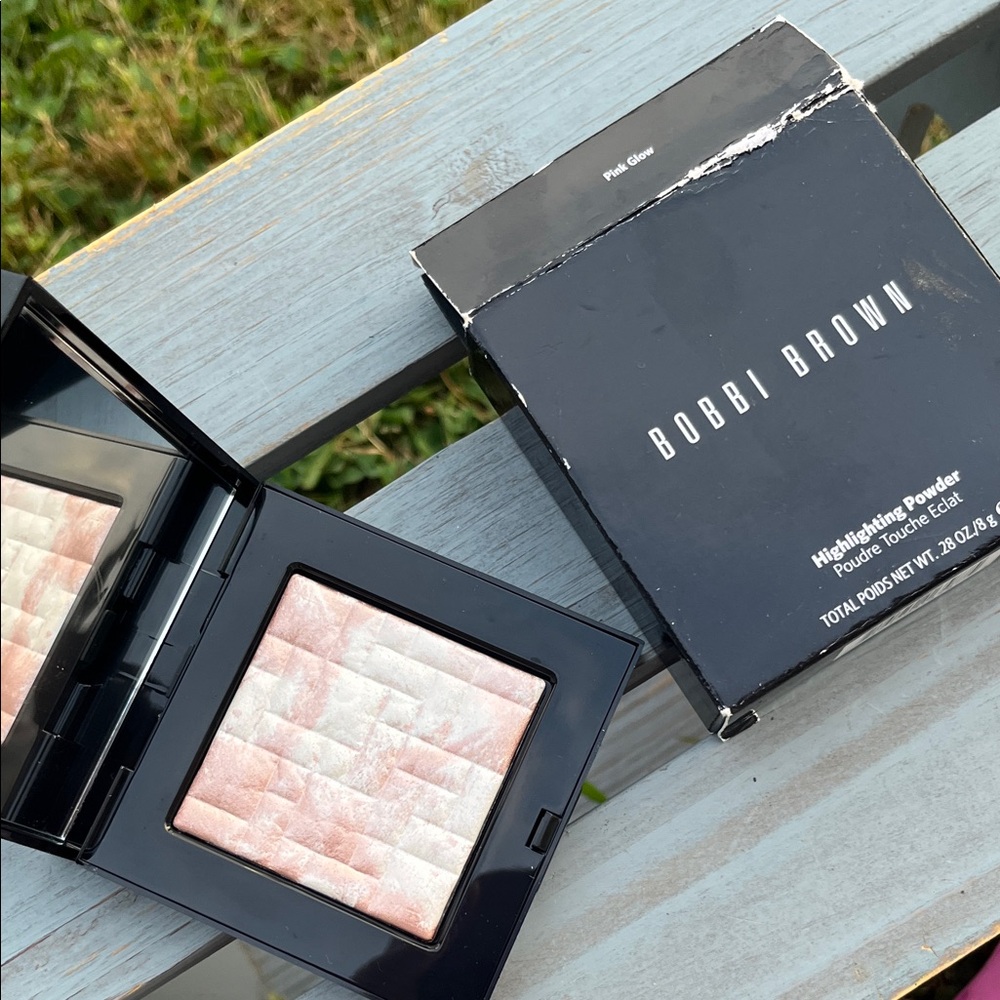 Bobbi Brown Highlighting Powder - Radiant Pink